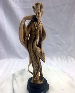 Figur Frau mit Kranich, Ahorn1, Entrümpelung Mainz