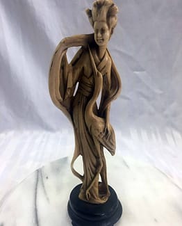 Figur Frau mit Kranich, Ahorn1, Entrümpelung Mainz