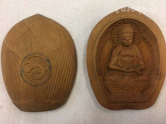 Kleine Holzstatue/Holzdose Buddha