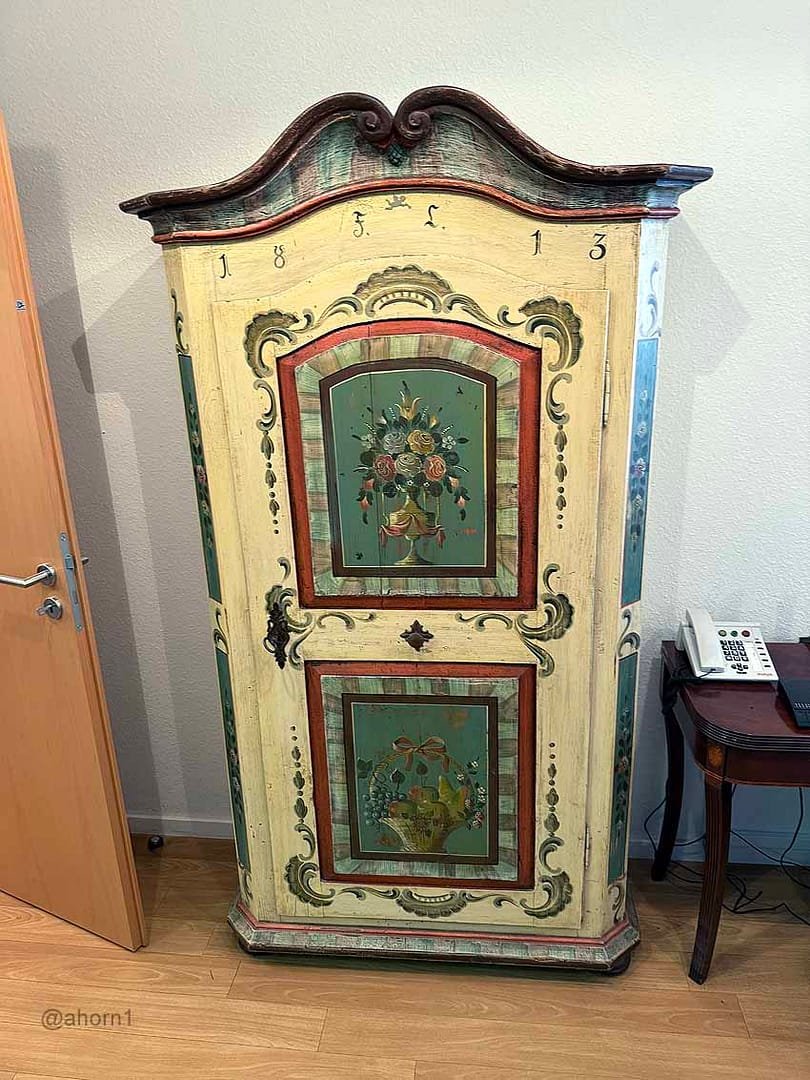 1-türiger Bauernschrank0001